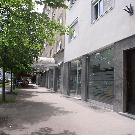 Apartment Red Square Λιουμπλιάνα Εξωτερικό φωτογραφία