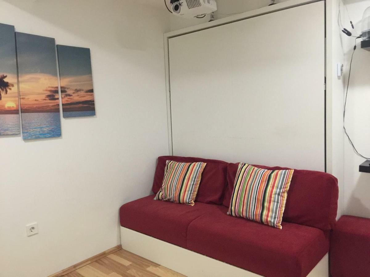 Apartment Red Square Λιουμπλιάνα Εξωτερικό φωτογραφία